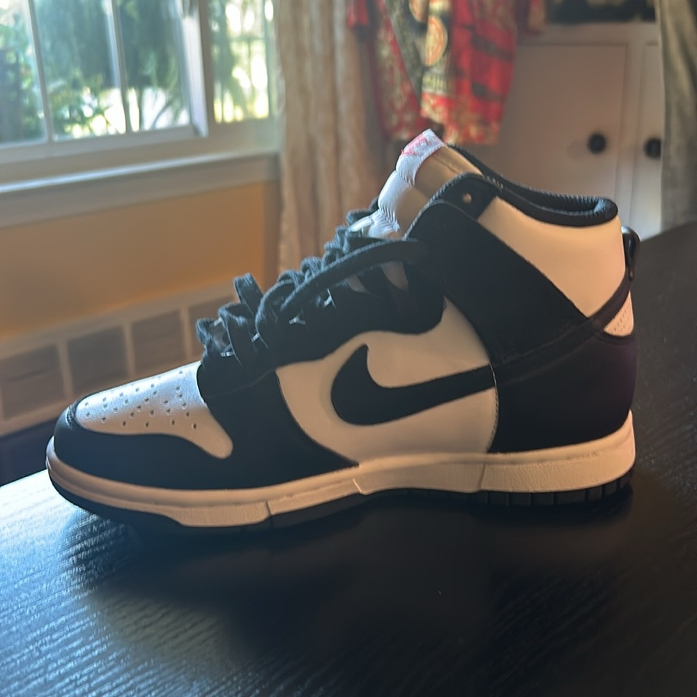 Women’s Nike Dunk High Retro Panda Black White Size 7.5 Basketball Shoe - Picture 4 of 14